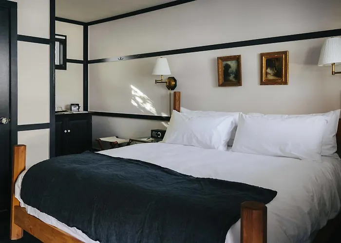 Brentwood Hotel